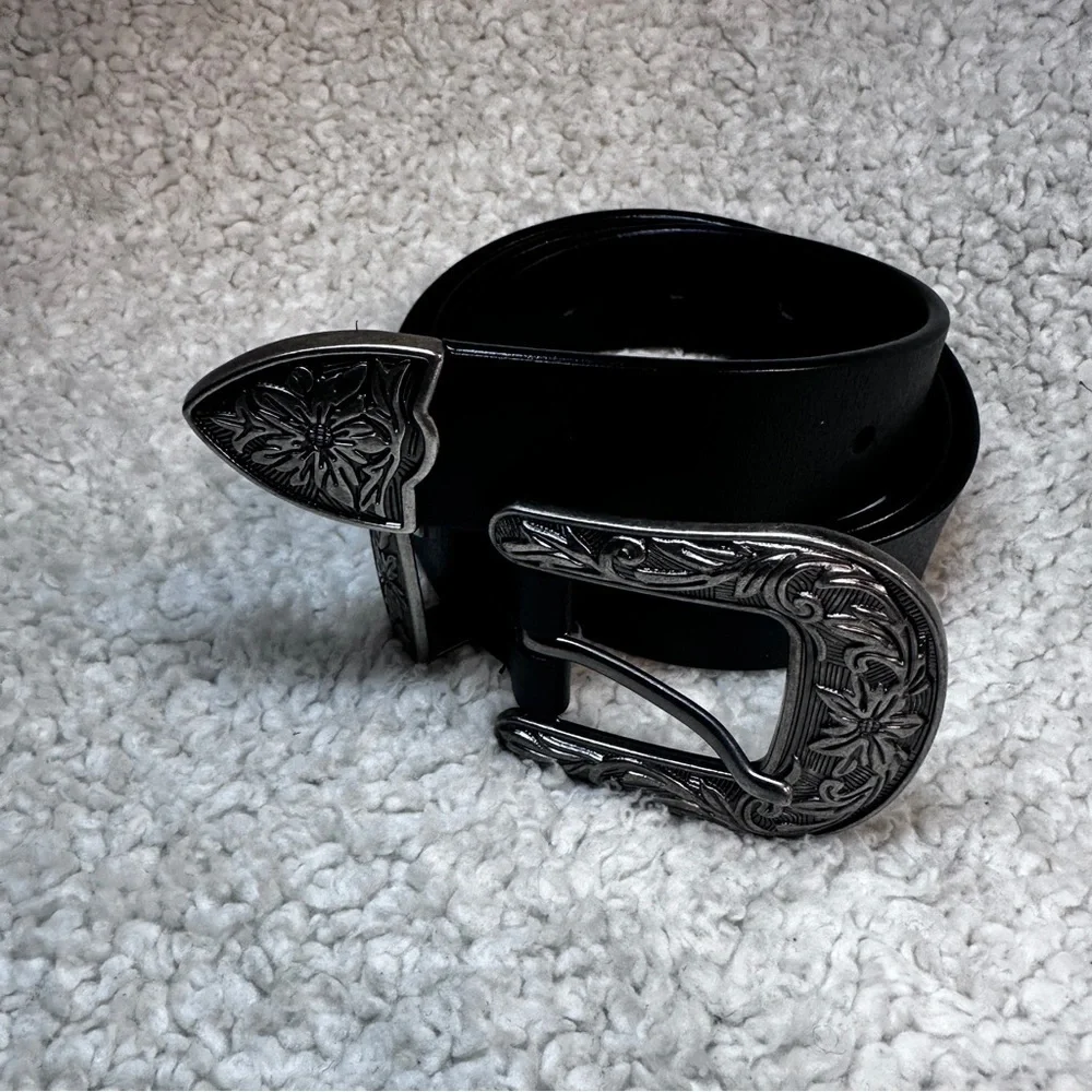 Black western Coastal Cowboy  belt ornate buckle faux leather. NWOT